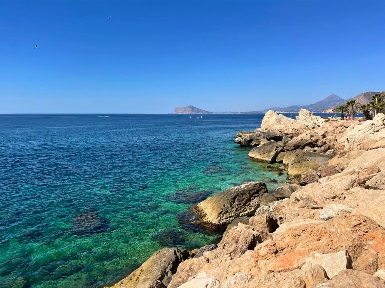 Modern 3-Bedroom With Padel And Pool Access Calpe