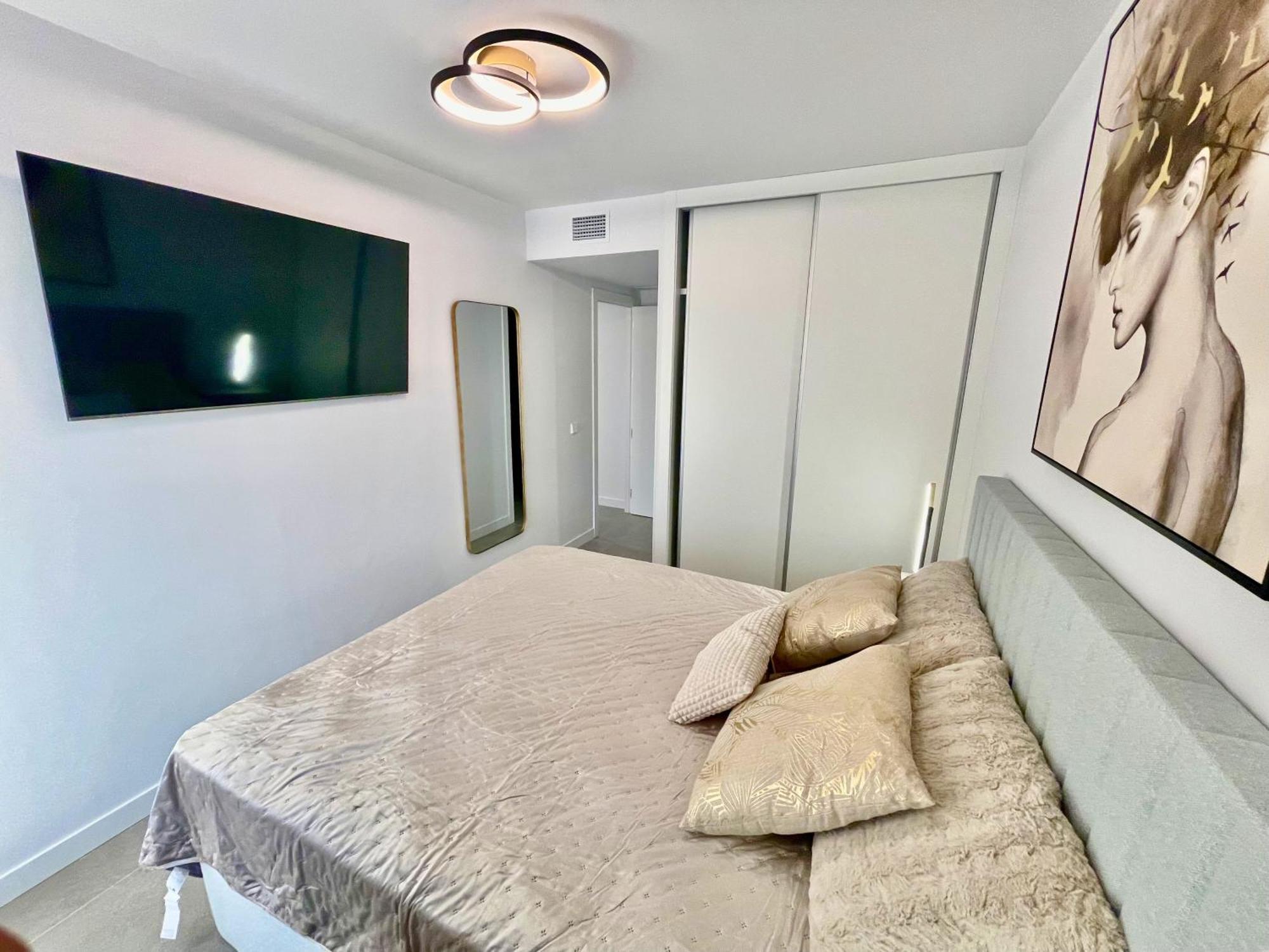 Modern 3-Bedroom With Padel And Pool Access