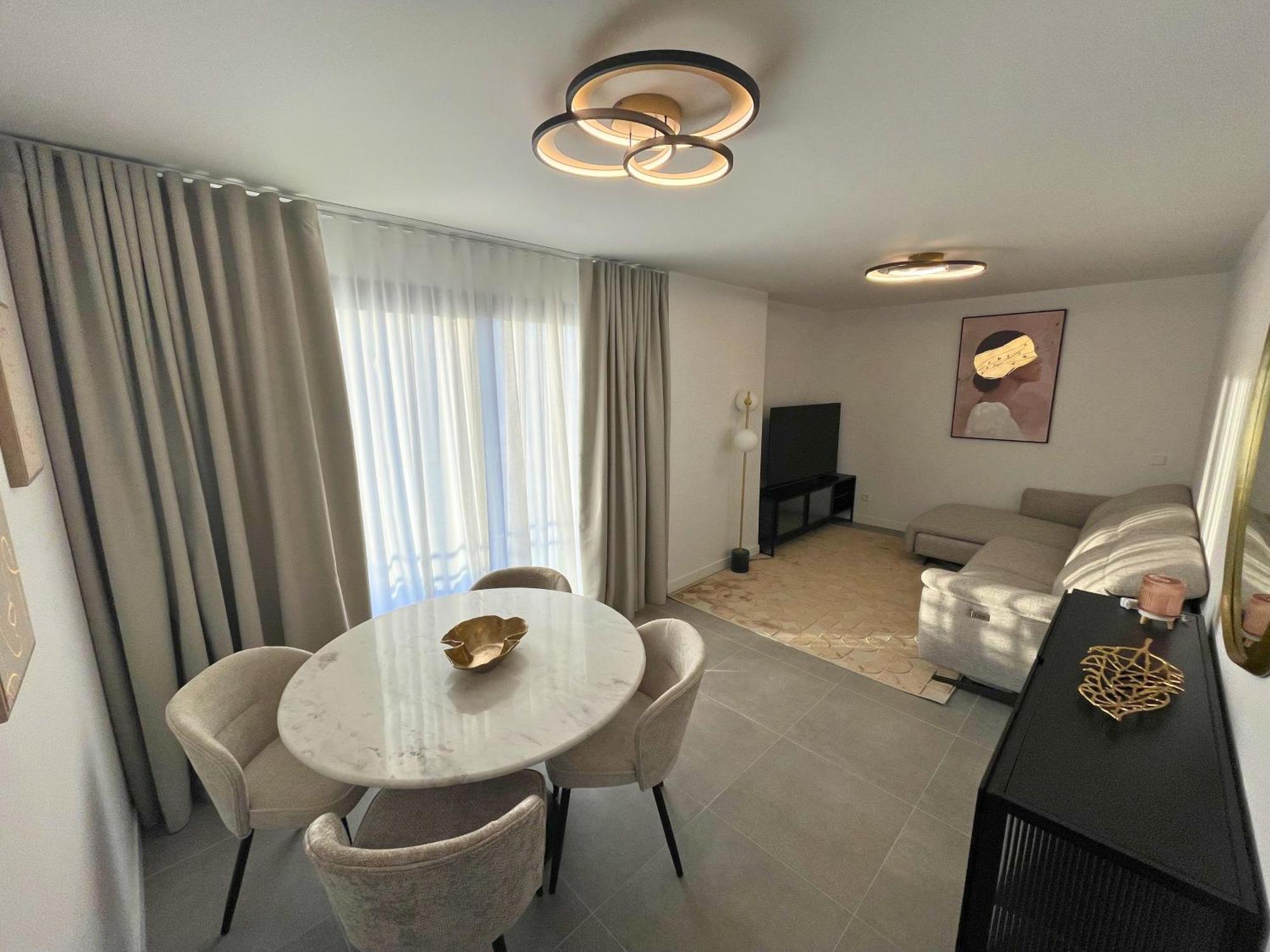 Modern 3-Bedroom With Padel And Pool Access