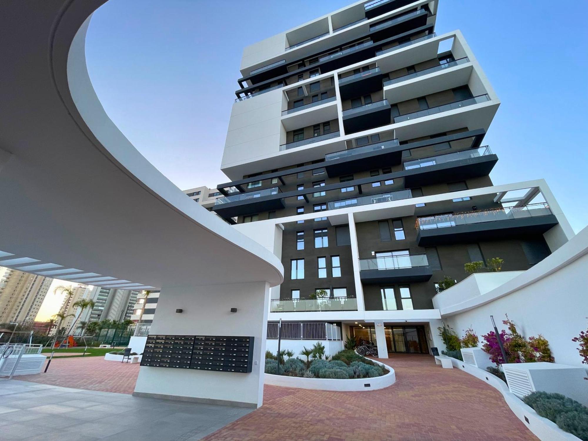 Apartamento Modern 3-Bedroom With Padel And Pool Access *